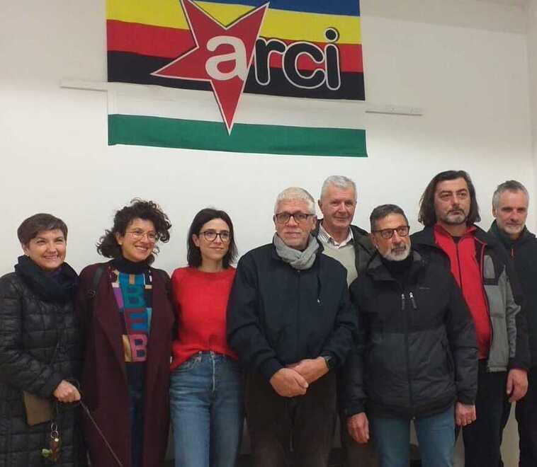 Alcuni dei soci del circolo che ieri hanno illustrato la situazione