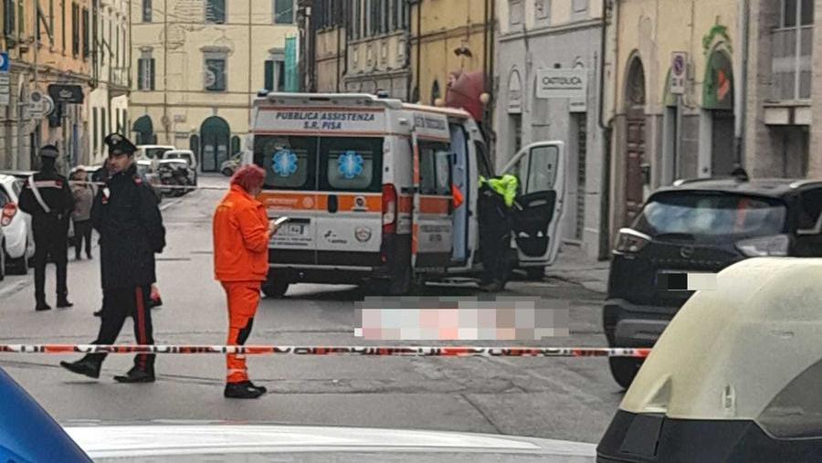 Giallo di Capodanno, trovato cadavere in strada a Pisa: è di un turista di 38 anni