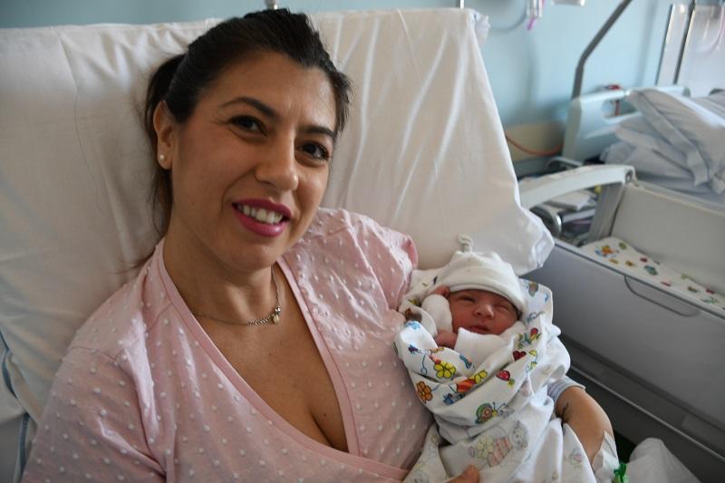 
	Il primo nato Federico in braccio alla mamma Barbara

