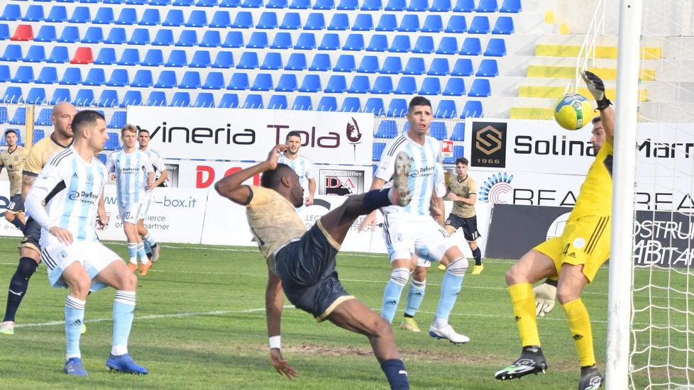 La Torres conosce Stefano Sottili, primo giorno in città per il nuovo allenatore