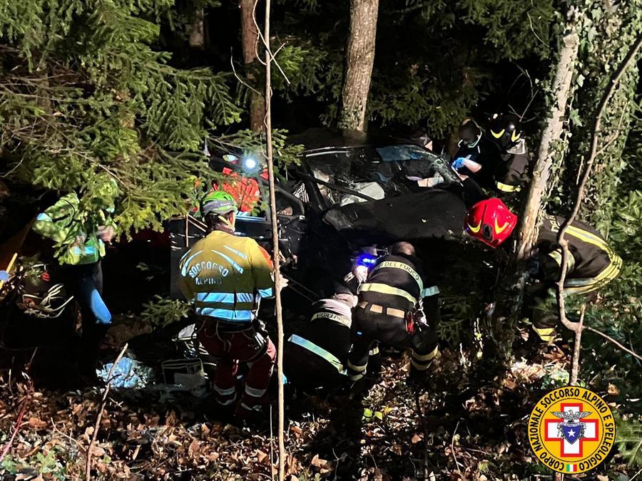 Sestola. Incidente tra due auto, una finisce in una scarpata: due donne ferite