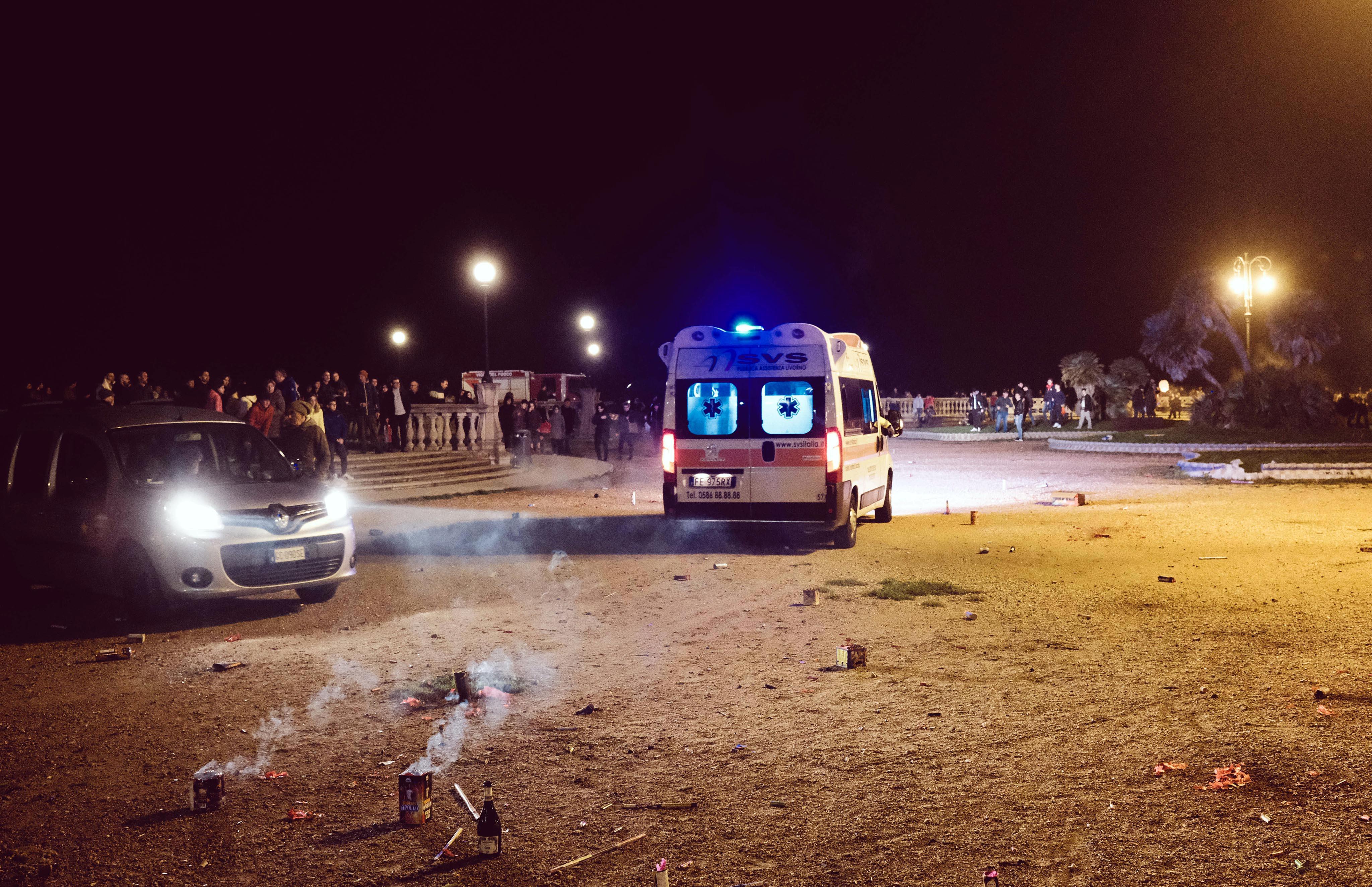 La piazza dopo i festeggiamenti (foto Landa/Silvi)
