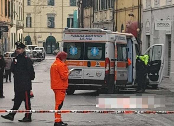 Giallo di Capodanno a Pisa, il racconto dei vicini prima del volo dal terrazzo: «Urlava come un pazzo»