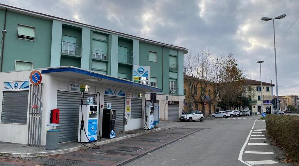 La stazione di servizio Aci all’altezza di piazza Niccolini a due passi dalla stazione ferroviaria di Piombino