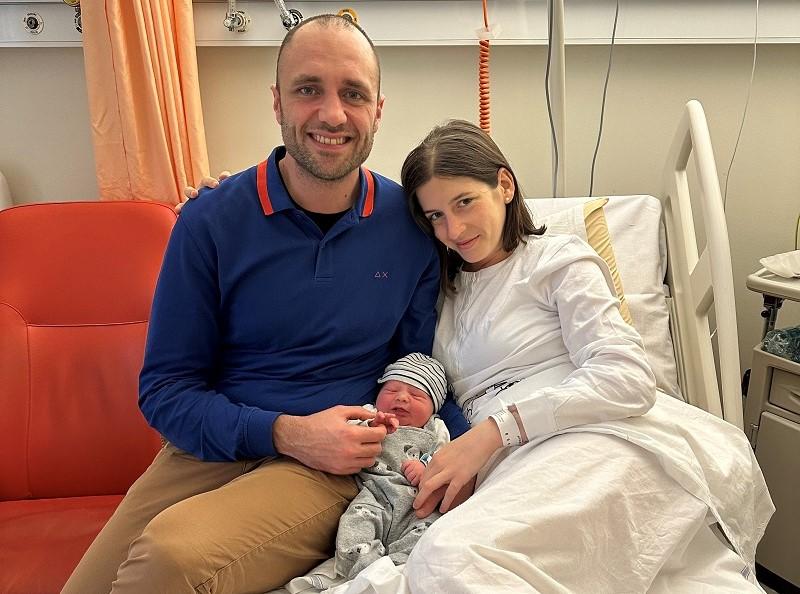 Il piccolo Giulio nasce giusto in tempo per festeggiare l’arrivo del nuovo anno