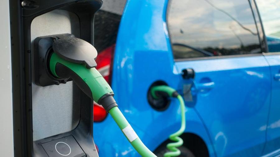 Una postazione di ricarica per le auto elettriche