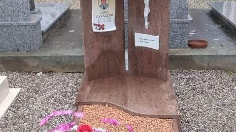 Berra, una tomba nuova e più dignitosa grazie al cuore dei concittadini