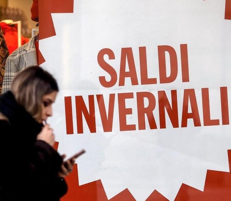 Dal 5 gennaio i saldi «Fate i vostri acquisti nei negozi sotto casa» 