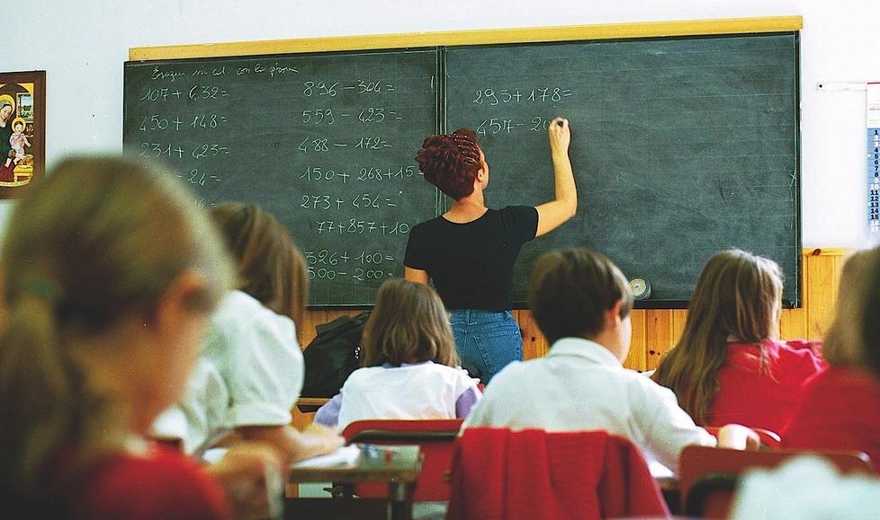 Scuole di Lucca e provincia, il turnover del 2023: in pensione 149 prof e bidelli
