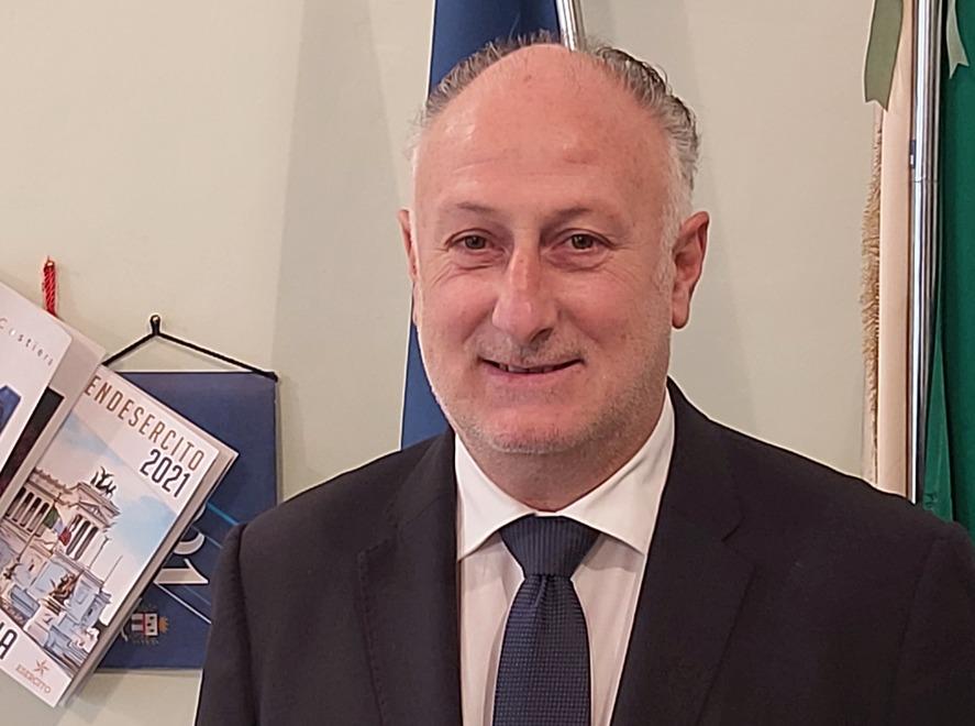 Il sindaco di Montignoso e presidente della Provincia Gianni Lorenzetti