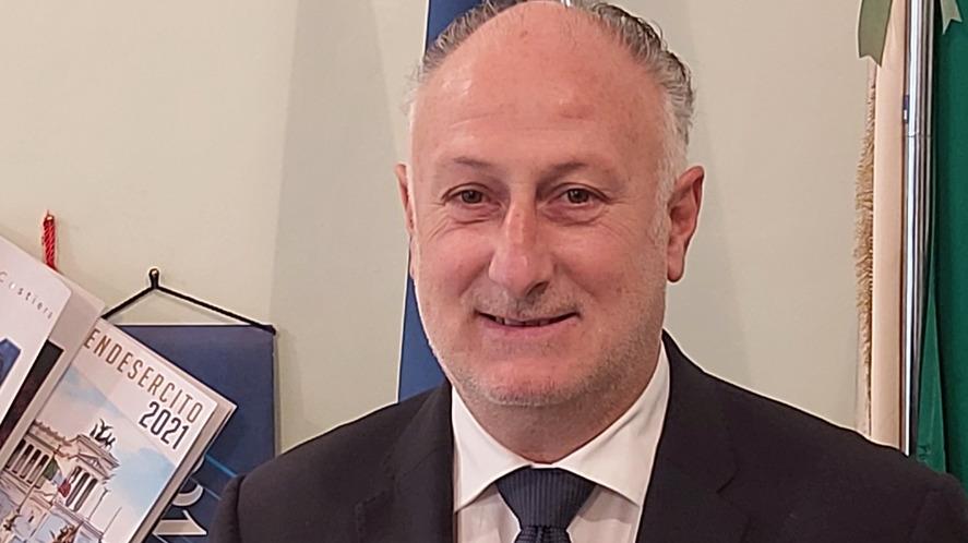 Il sindaco di Montignoso e presidente della Provincia Gianni Lorenzetti