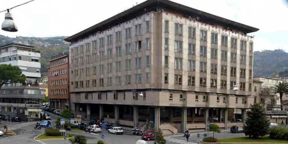 La sede Il palazzo comunale di Massa che è sede della società Master