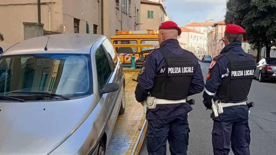 Livorno, veicoli non assicurati: un sequestro al giorno: ecco tutti i rischi
