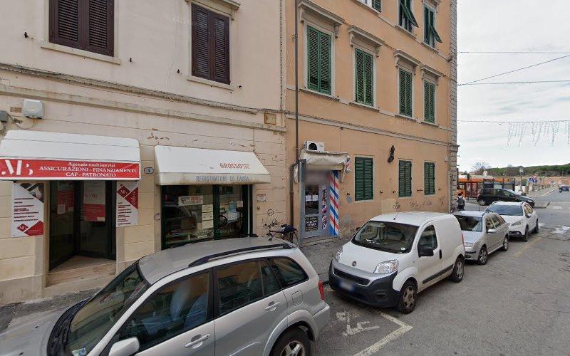 Parrucchiere rapinato in via Gazzarrini: via soldi, tablet e un cellulare