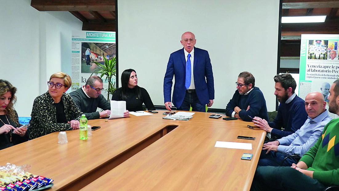 Macelloni, il sindaco accusato di aggressione si difende: «Mai toccato Nassar». E chiede 200mila euro di danni