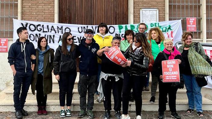 Lido Volano: «I daini finiranno in allevamenti e zoo»