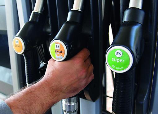 Con i rincari viaggiare diventa un lusso: in due anni quasi triplicato il costo del carburante