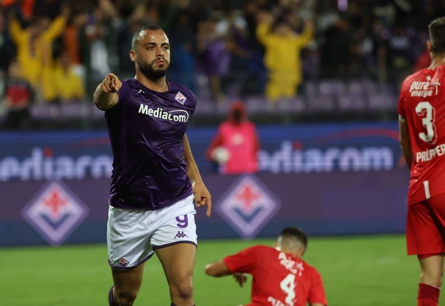 Fiorentina-Monza: Cabral la sblocca con un gran gol, ma Carlos Augusto riacciuffa il pari