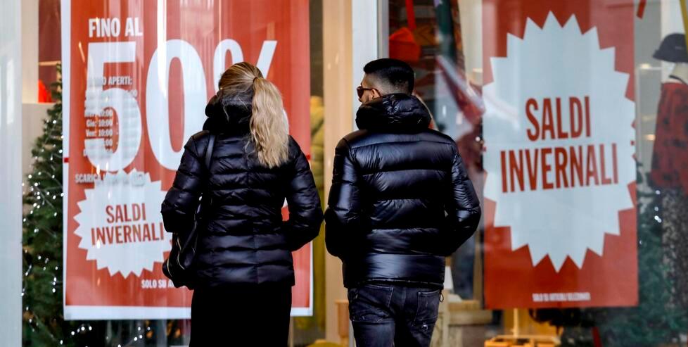 Modena. Saldi al via, ma c’è chi frena «Così non va: modello del ’900» 