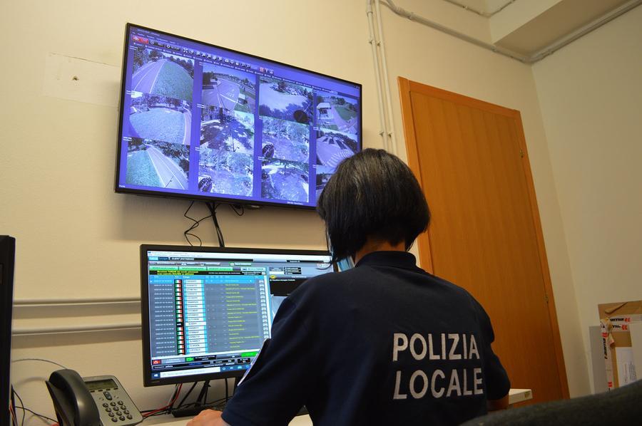 Maranello. Danneggiano presepe, scoperti grazie alle telecamere: «Scusate risarciremo il danno»