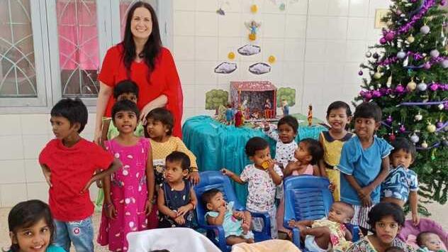 Formignana, in India per amore dei bambini: «Così li aiutiamo a crescere»
