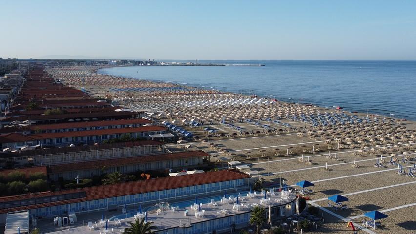 Aste delle spiagge sempre più vicine «Gruppo di esperti per salvare i bagni della Versilia»
