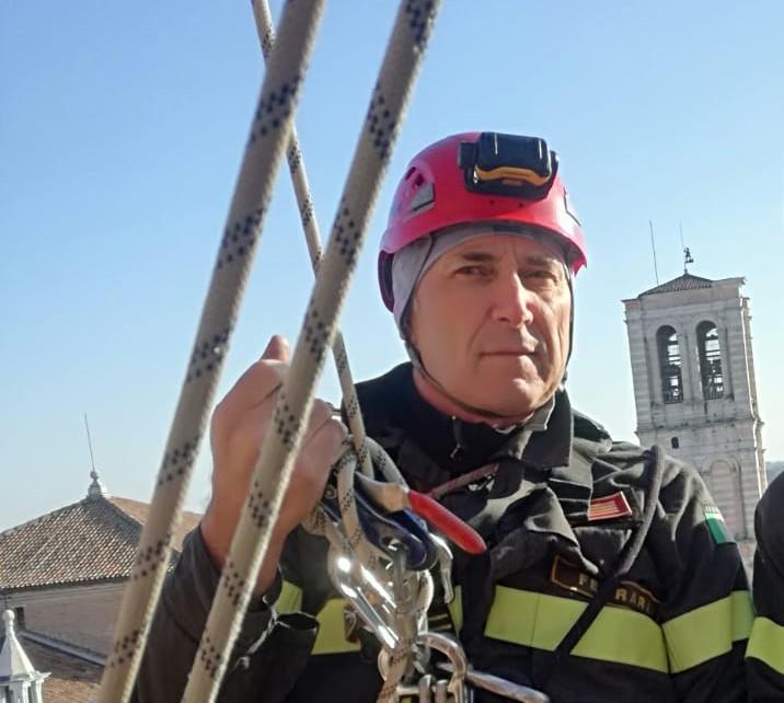 Ferrara, va in pensione il vigile del fuoco Bovina