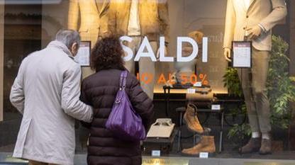 Ferrara, sconti al via: primi acquisti e curiosità