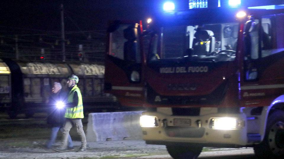 Tredicenne folgorato nel deposito dei treni a Pisa, la mamma: «Mio figlio è un miracolato»