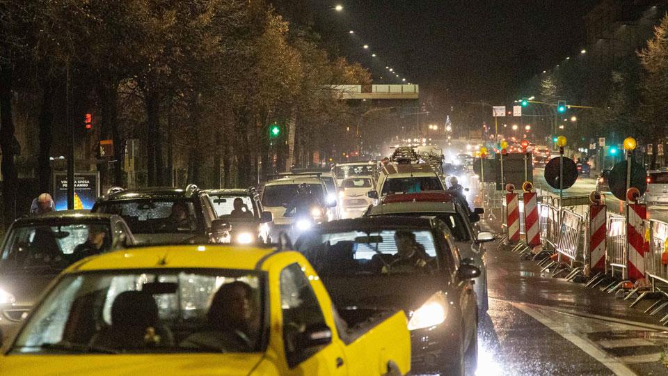 Firenze, tsunami di auto in entrata in città: ogni giorno sono 15mila in più