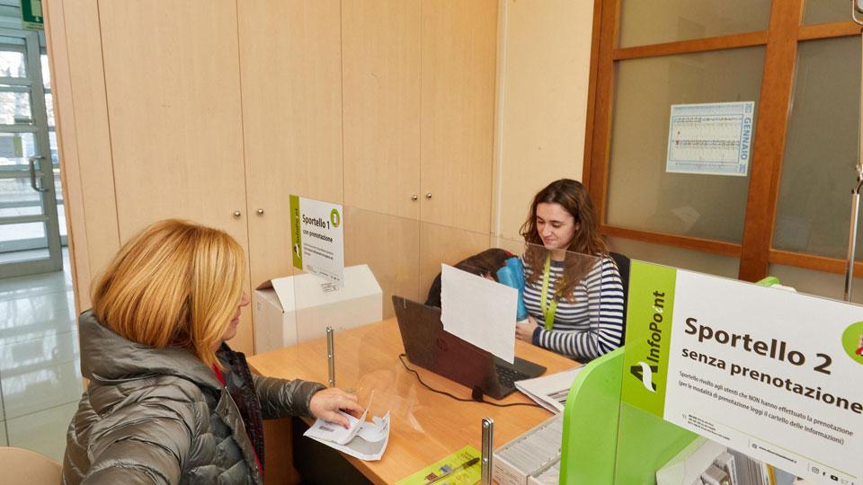 Empoli, file agli sportelli per la Tari e Alia vara il “salta la coda”