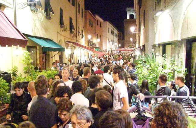 Piombino, stop ai tavoli in più nei locali: su 18 domande solo 5 accettate
