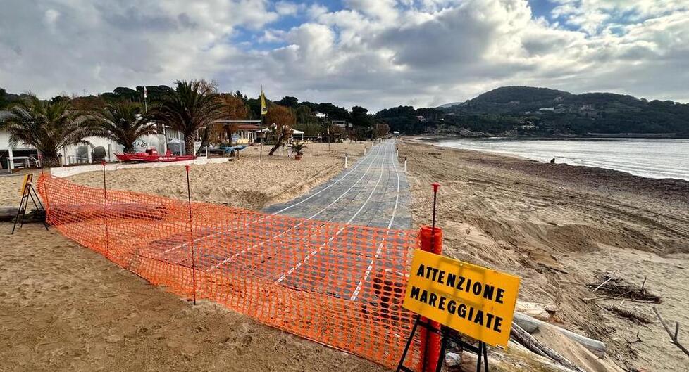 Mola, la strada provvisoria prende forma: via ai lavori sulla spiaggia del dissalatore