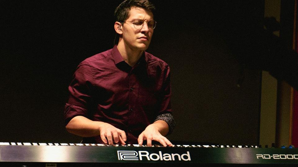 La frazione fa la colletta per Lore: adesso lui può volare a Boston a studiare piano