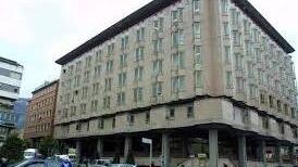 A Palazzo scoppia il caso Della Pina: 25 firme contro il suo trasferimento