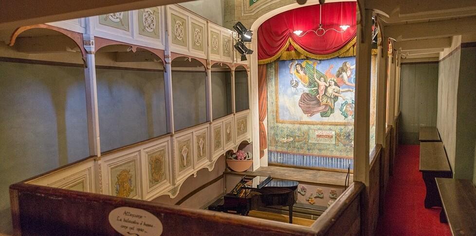 A Vetriano il teatro è una miniatura