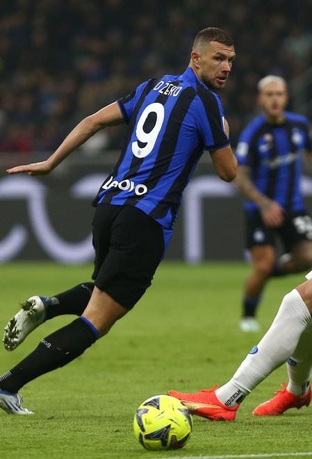 Dzeko, tunnel alla pensione