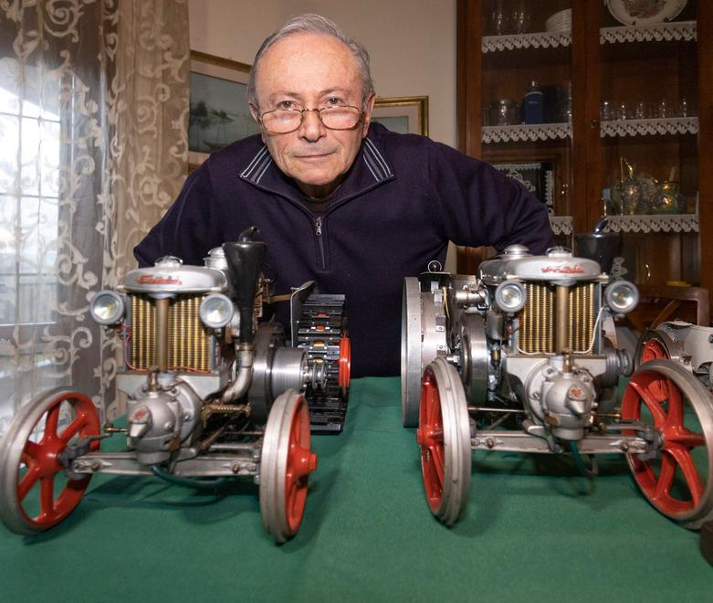 Modena. Giancarlo Lugli, maestro dell’ingegneria Riproduce mini trattori funzionanti 