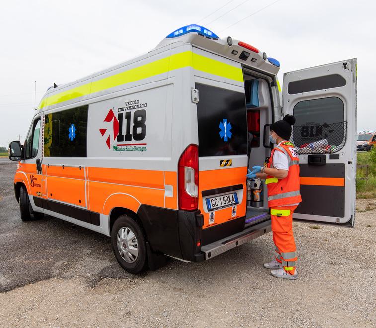 Trovato morto dopo più di un mese, era ancora seduto sulla poltrona