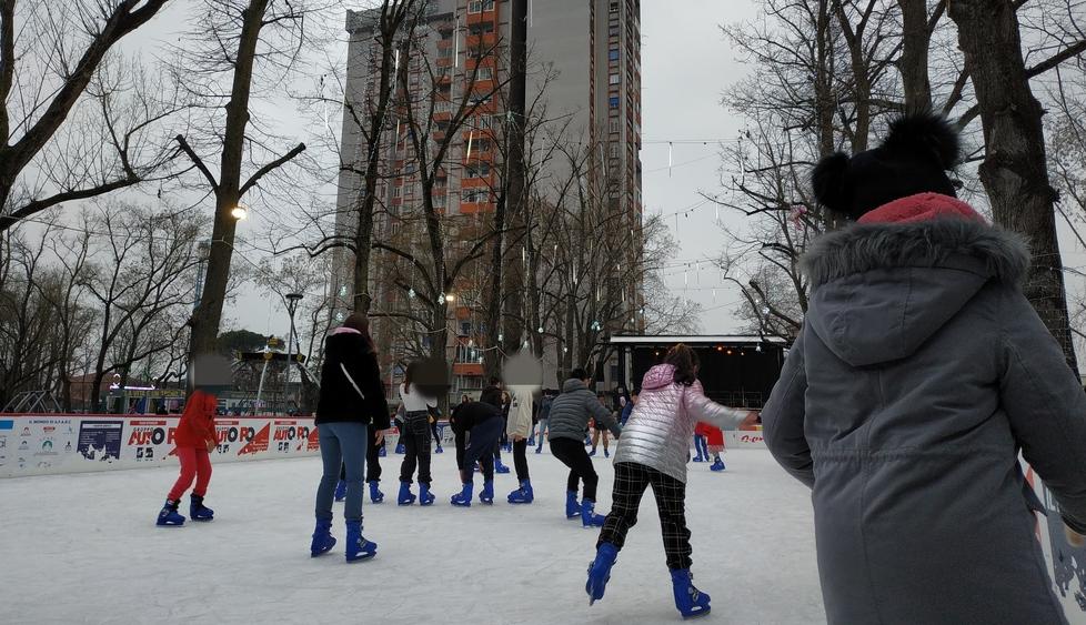 La pista del ghiaccio fa il pieno Winter Park fino a San Valentino