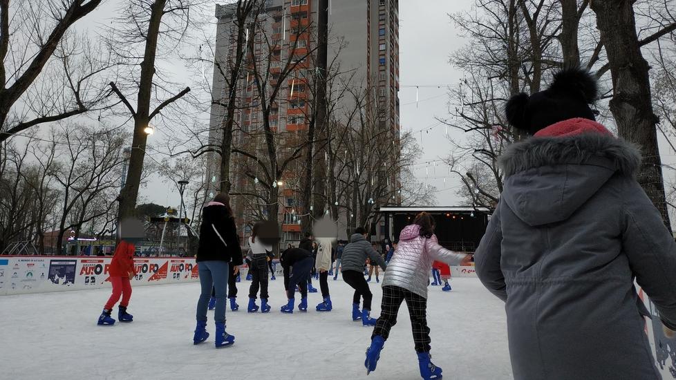 La pista del ghiaccio fa il pieno Winter Park fino a San Valentino