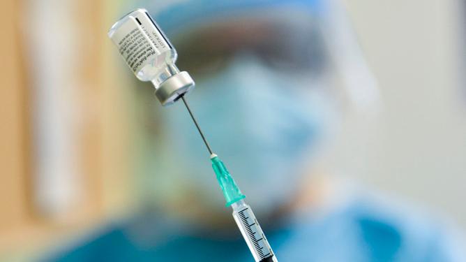 Vaccinazioni Covid sopra la medianel Ferrarese, ma tra gli over 60 c’è rischio Omicron 