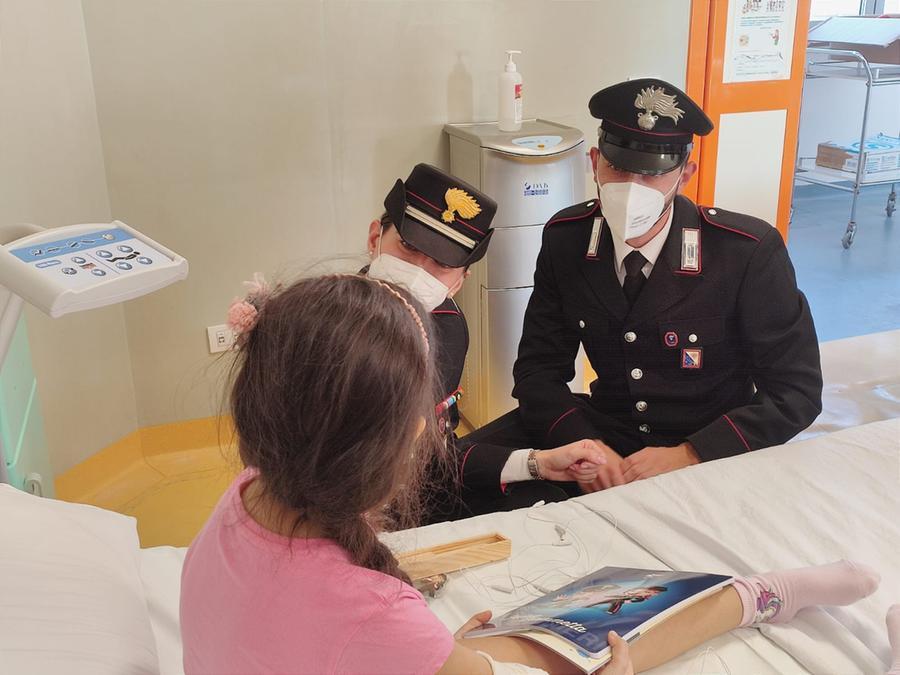 Botte a moglie e figli: uomo violento allontanato dal nucleo familiare