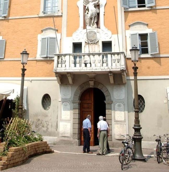 Bondeno. Lavoro extra senza autorizzazione, dipendente comunale condannato