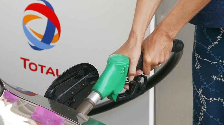 Rispetto allo scorso marzo benzina e diesel costeranno 30 centesimi in più