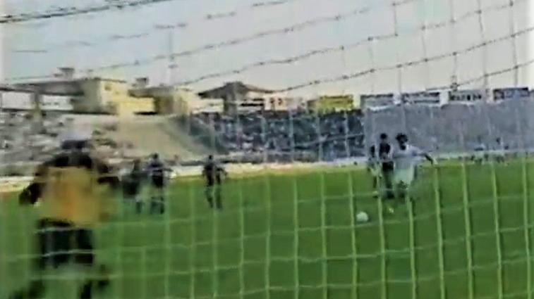 23 ottobre 1988: Vialli firma l’1-1 dal dischetto al 92’ in Pisa-Samp (Rai 90° Minuto, da Youtube)