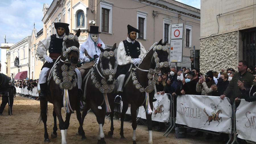 
Al centro il Componidori durante l'ultima Sartiglia dei Falegnami