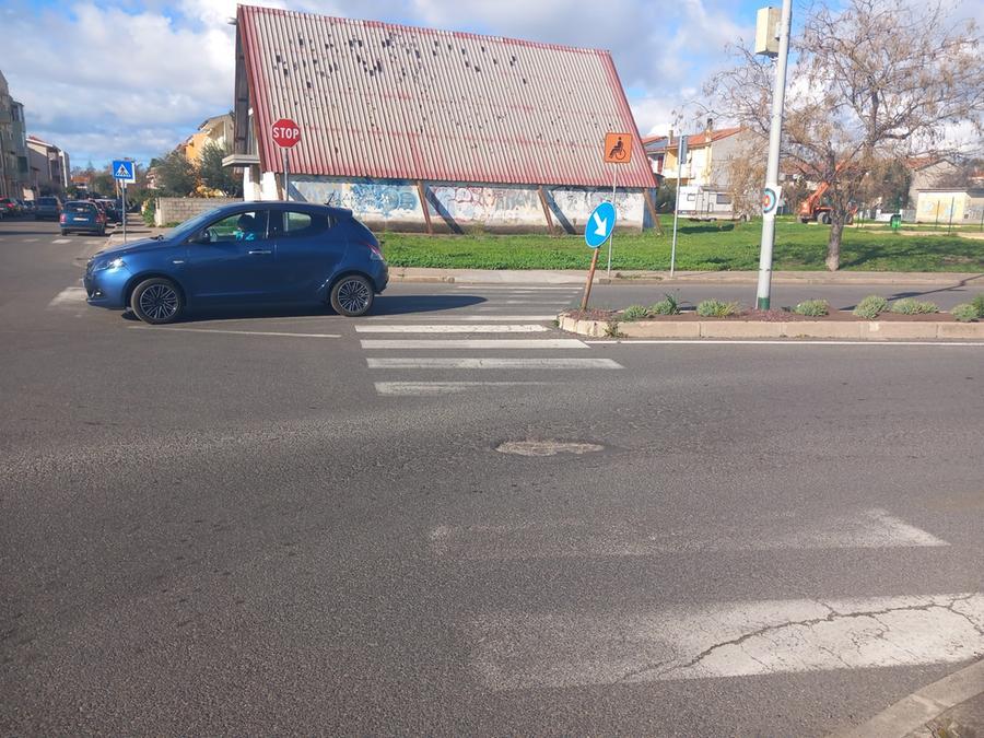 
	Via Versilia all'angolo con via Fermi a Torangius

