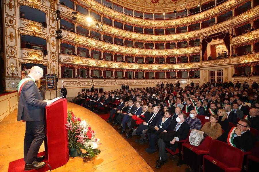 Reggio Emilia si veste a festa per celebrare la bandiera
