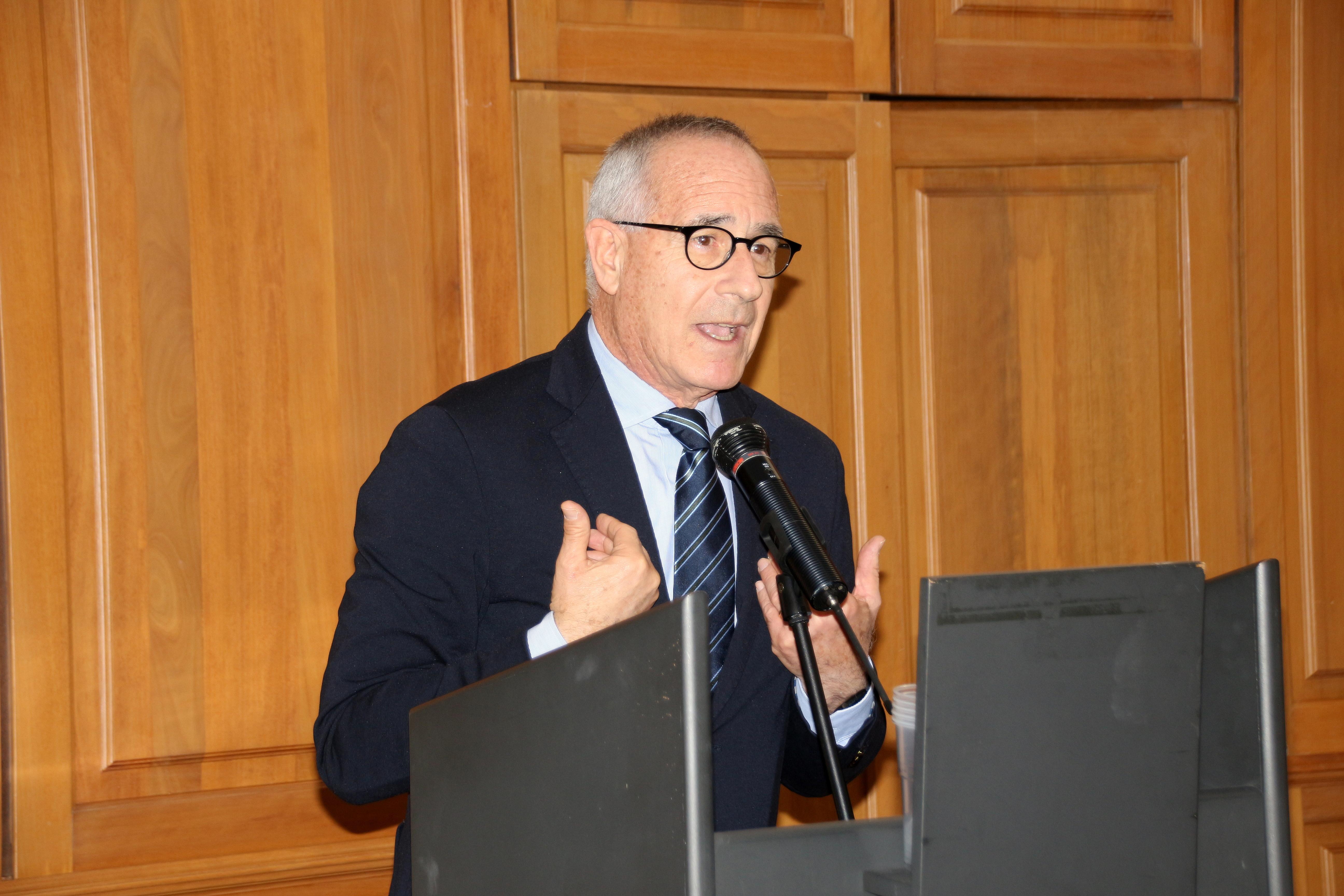 Il capodanno flop di Sassari finisce su wikipedia nella bio di Campus